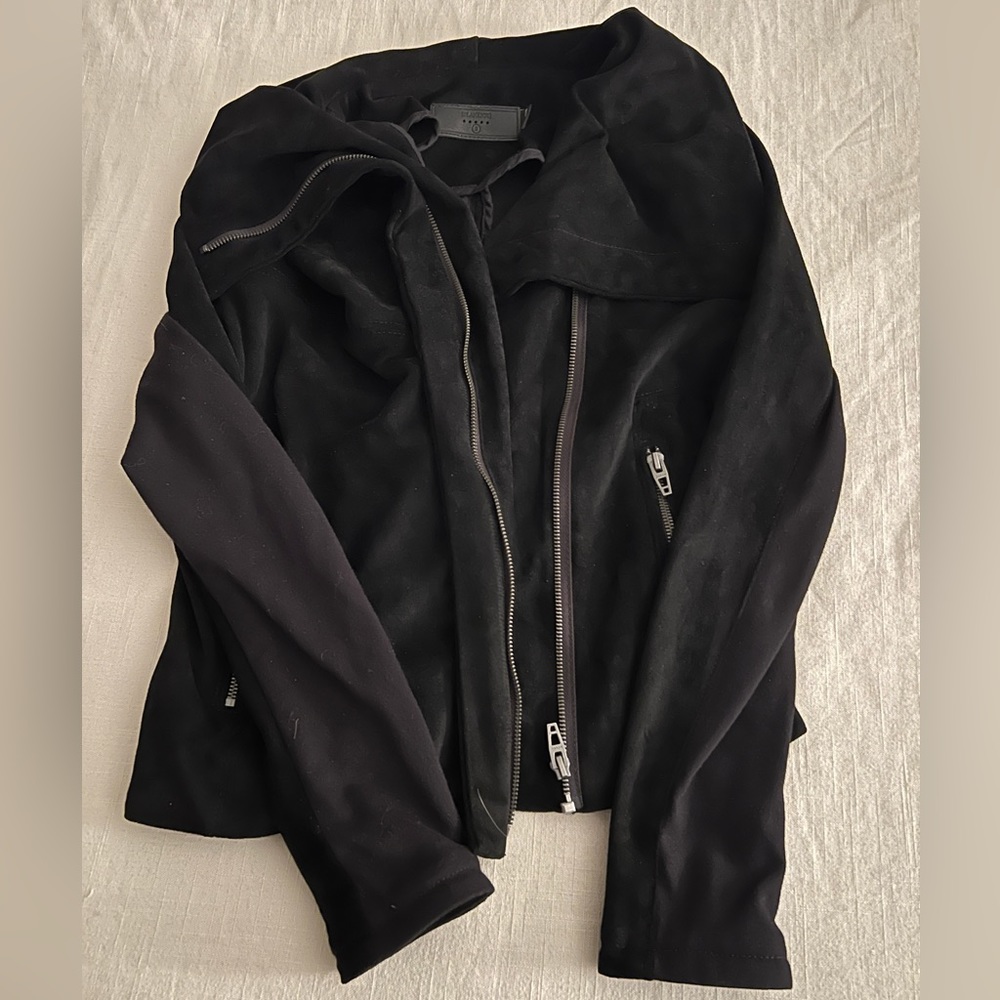 Gorgeous black suede jacket. Great staple piece from Revolve. BlankNYC Small